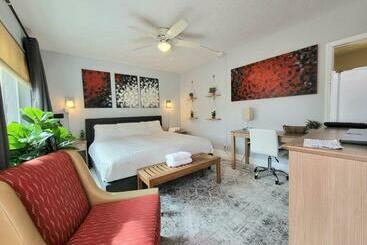 Barefoot Mailman Motel