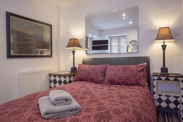 پانسیون Cornerways Guest House