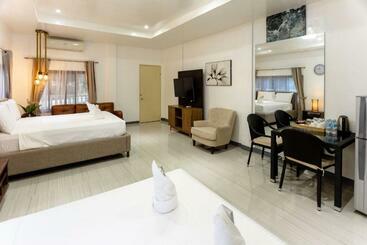 مبيت وإفطار Madison Garden And Residences