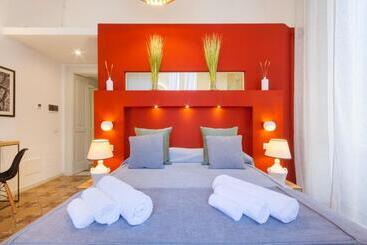 تختخواب و صبحانه Reluxe Private Wellness