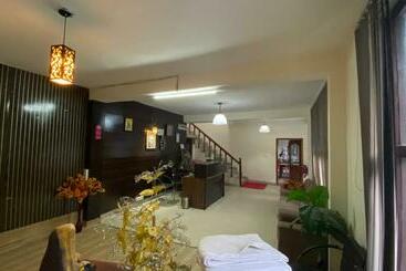 هتل Meadows View, Near Mall Road Manali