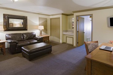 هتل Fort Hays Inn