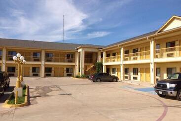 בית מלון כפרי Budgetel Inn And Suites