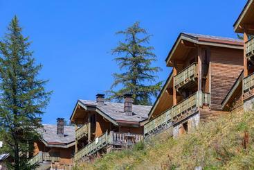 Madame Vacances Les Chalets D Isola