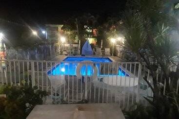 New Sun Gate Motel