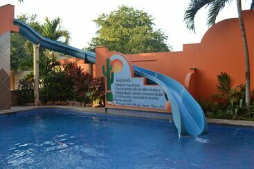 هتل Cactus Inn