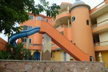 هتل Cactus Inn