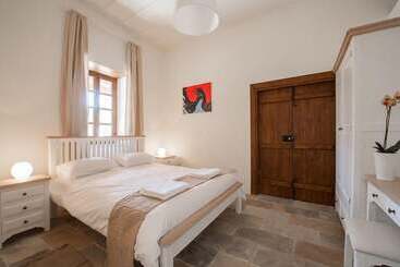 아파트호텔 Ktima 1937 Kannides