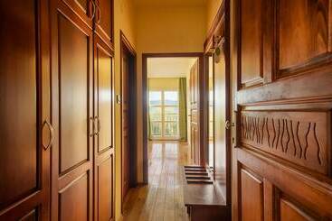 پانسیون Beautiful Park View Room With Breakfast Included