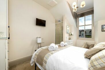 تختخواب و صبحانه 2 Cambridge Villas
