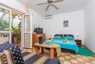 فندق Excellent Double Bed Room With Balcony And Sea View