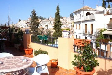 مسافرخانه Apartamentos La Miga