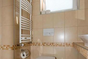 هتل Villa Nautilus
