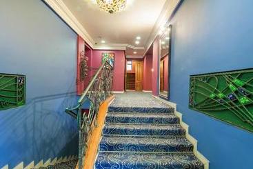 酒店 Nikola House