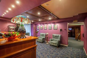 酒店 Nikola House