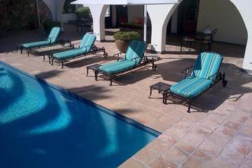 Nautilus Guest House