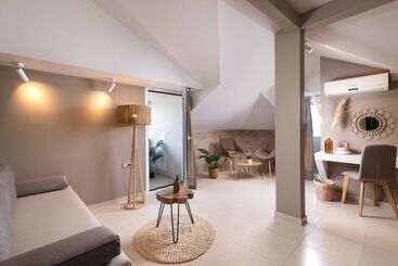 هتل Elle Rooms & Suites