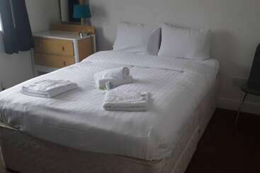 اقامتگاه Homely 4 Bed House In Manchester