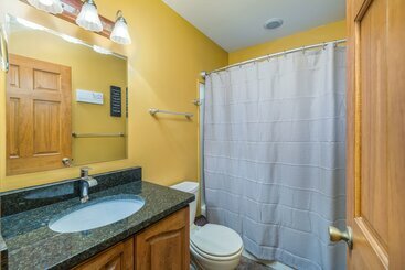 North Ridge Place Brand New Log Cabin With Hot Tub Great Location