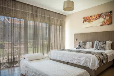 هتل آپارتمان Royalty Suites Seaside
