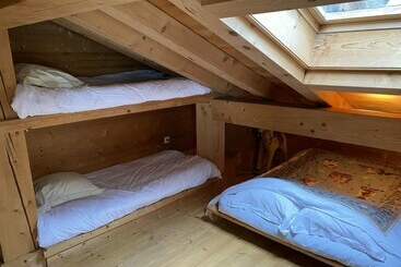 تختخواب و صبحانه Chalet De Mado