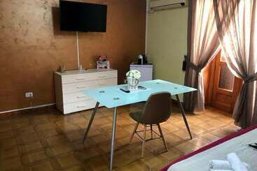 اقامتگاه Impeccable 3bed House In Vibo Valentia