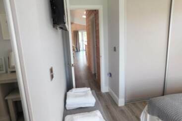 Spacious 2 Bed Lodge In Bury Saint Edmunds