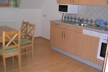 هتل Ferienhaus Ehrenreith