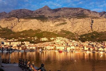 هتل Studio Apartments Roza   A Charming Oasis In The Centre Of Makarska