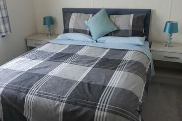 هتل A Luxury 6 Berth Lodge, Sleeps 6 A Real Home From Home In The Heart Of A Forest