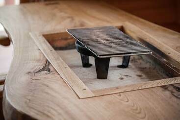 Izu House Luxury Log With Cozy Fireplace