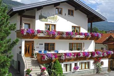 تختخواب و صبحانه Apart Pension Bergfrieden