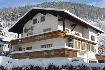 تختخواب و صبحانه Apart Pension Bergfrieden