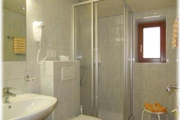 تختخواب و صبحانه Gästehaus Edelweiss