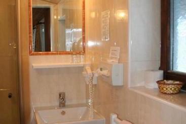 تختخواب و صبحانه Wellness Pension Hollaus