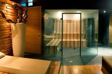 هتل The Gast House Zell Am See
