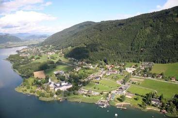 پانسیون Naturgasthof Schlosswirt