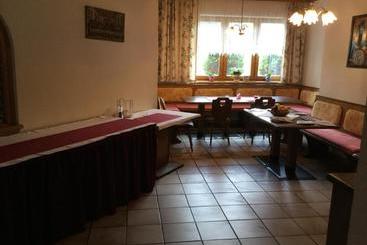 پانسیون Jugendgästehaus Oberau