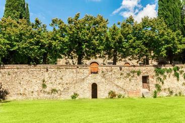 هتل Castello Di Fezzana