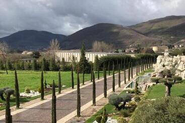 Отель Green Park