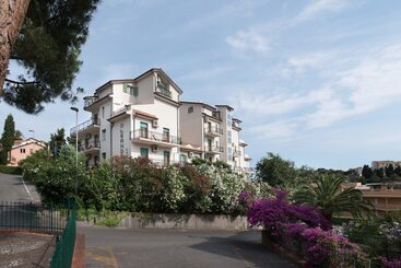 هتل Residence Oleandro