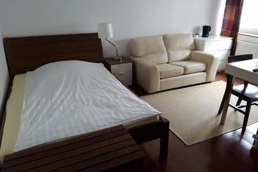 בית מלון כפרי Wohnenaufzeit/ Alpha