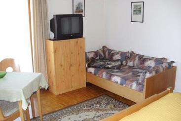 هتل Haus Viol
