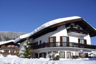 هتل Haus Viol
