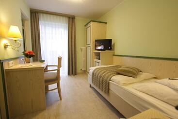 Eifel Hotel Schneider Am Maar Gmbh