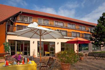 هتل Green Lemon Haus Krähenhütte