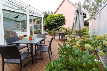 Airport Hotel Karsten