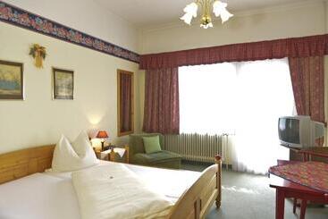 ホテル Pension Zierlinger