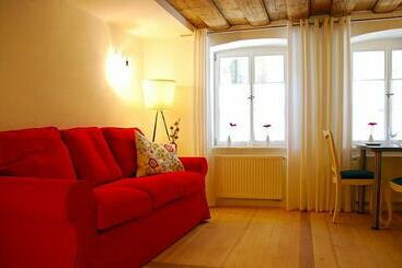 هتل آپارتمان Ferienwohnung Am Rathaus Bamberg