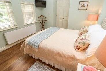 بيت ريفى The Coach House At Pendower House